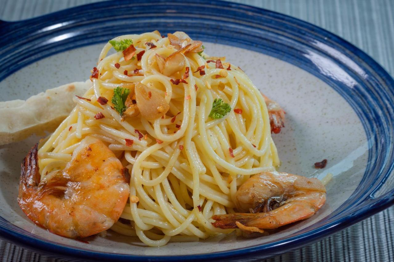เดอะ พัลลาเดียม โฮเต็ล - โกรอน Hotel ภายนอก รูปภาพ